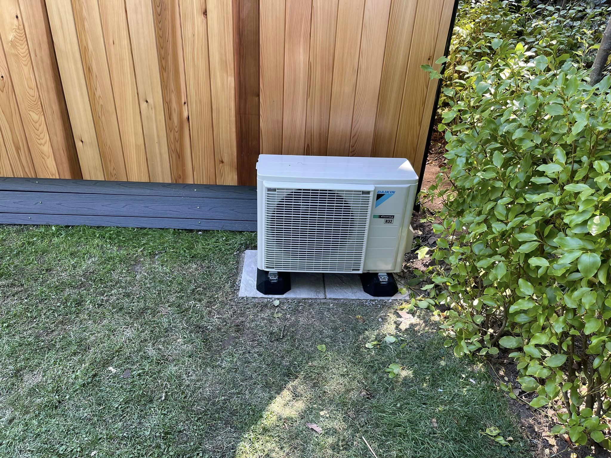 Outside office with 3.5kw DAIKIN